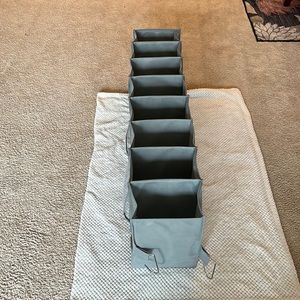 Hanging Shoe Rack with side pockets